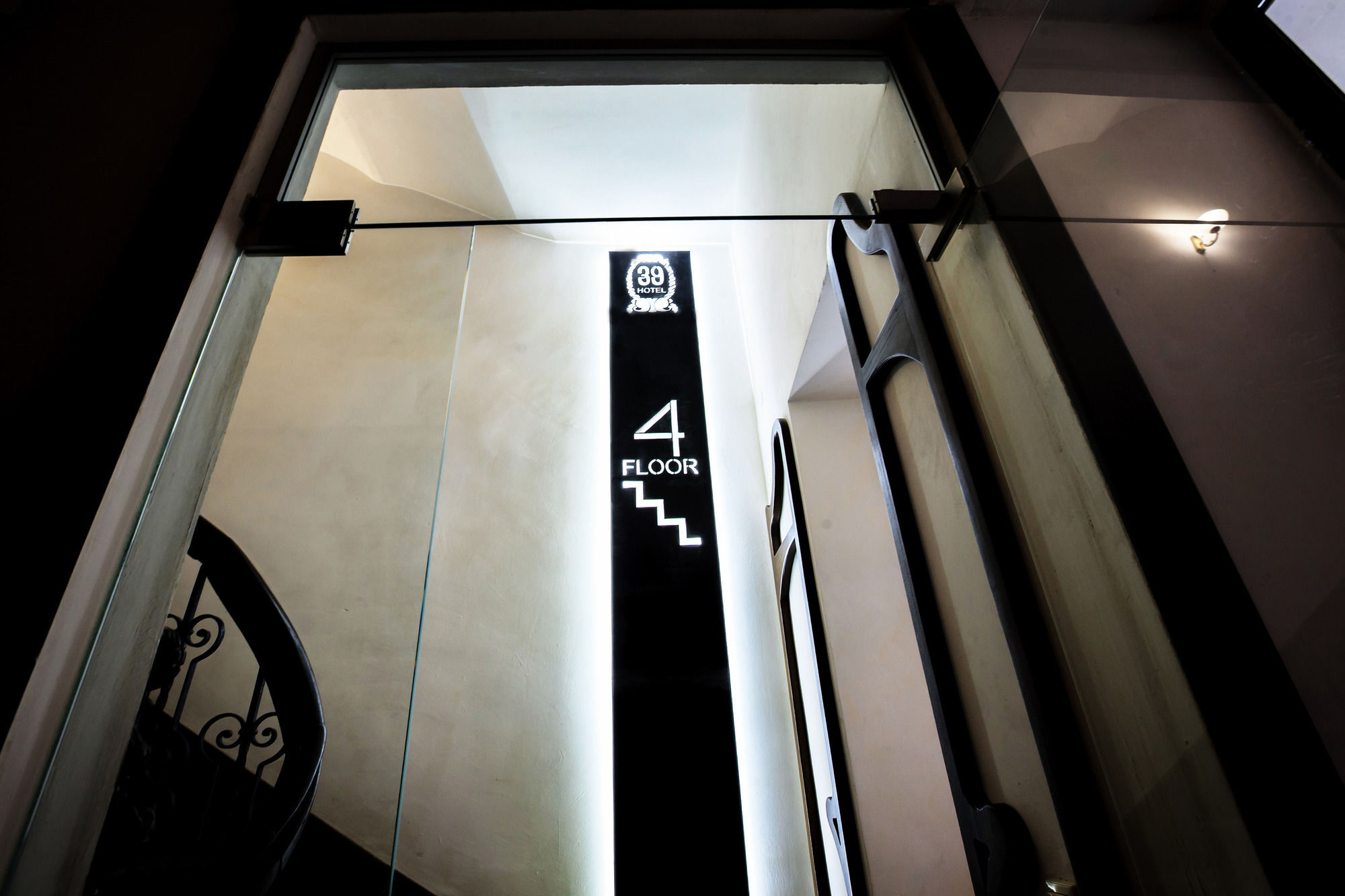 Hotel 39 Lviv Ngoại thất bức ảnh