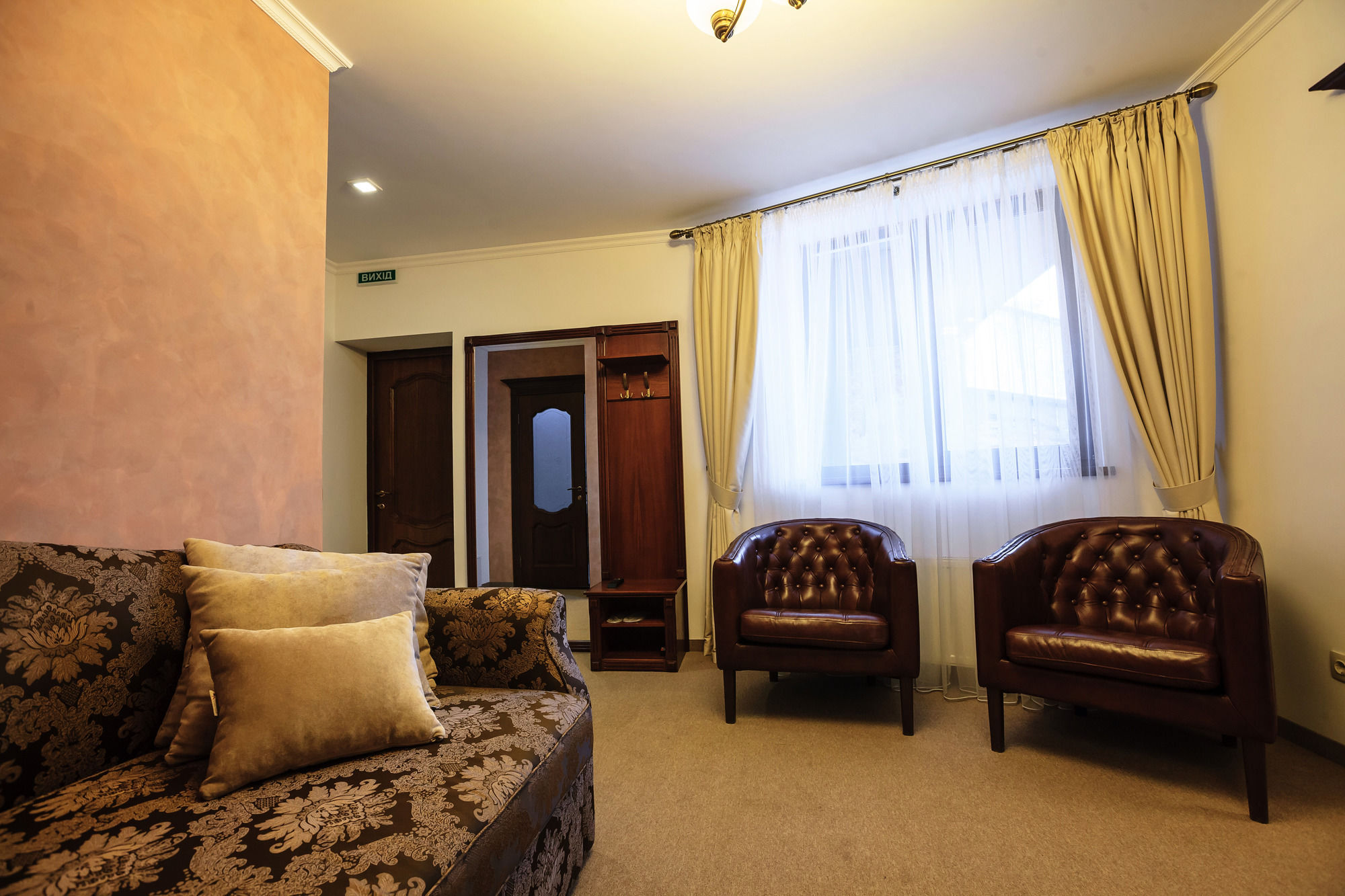 Hotel 39 Lviv Ngoại thất bức ảnh